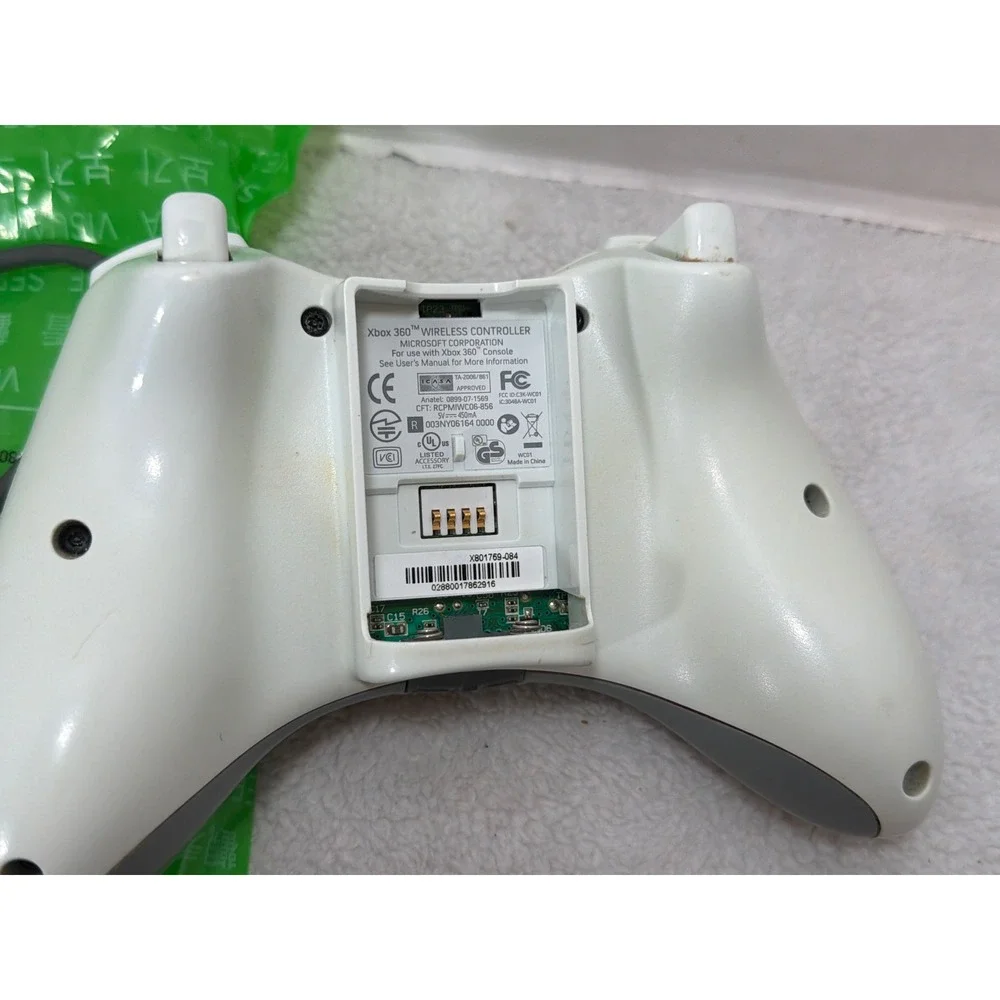 Microsoft Xbox 360 Wireless Controller White Nyko Power Pak Bundle w Charger